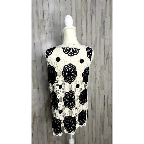 NWT House Of Harlow 1960 Women's Ivory Floral Crochet Open Front Vest - One Size - Picture 4 of 6